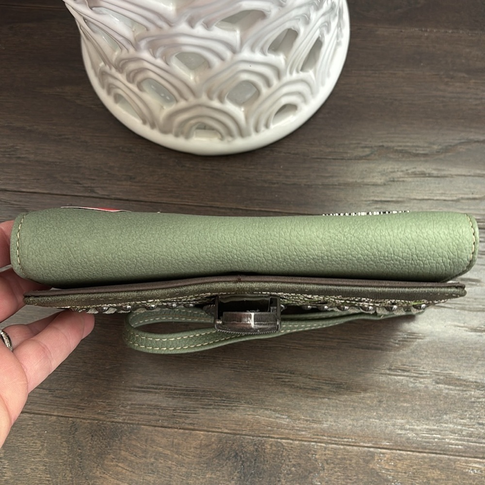 Montana West embroidered trifold wristlet/wallet,card/phone/zip compartments - Picture 13 of 15